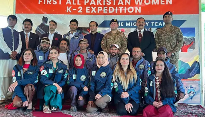 پاکستانی کوہ پیماؤں کی ٹیم۔