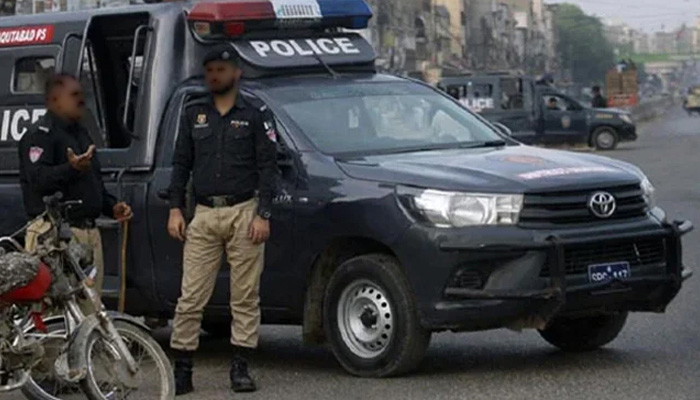 ٹک ٹاک ویڈیوز بنانے پر تین خواتین سمیت 12 اہلکار معطل۔