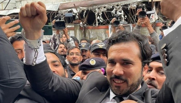 (فائل فوٹو: سوشل میڈیا)