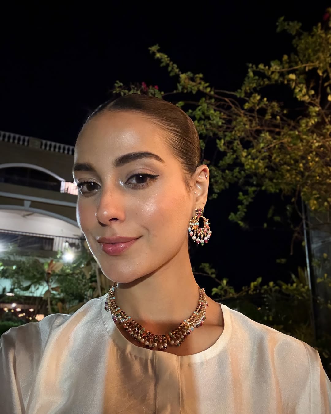 اقراء عزیز کی سفید کُرتے میں ایستھیٹک وائبز کے چرچے