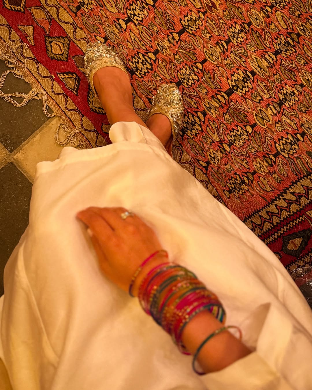 اقراء عزیز کی سفید کُرتے میں ایستھیٹک وائبز کے چرچے