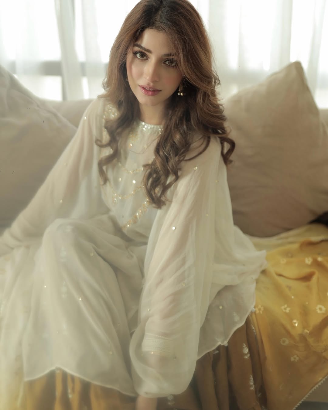 کنزہ ہاشمی کی دلکش تصاویر پر فینز مر مٹے