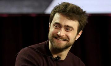 Daniel Radcliffe reacts to SNL’s Harry Potter theme, Heated Rivalry sketch