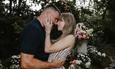 Travis Kelce shares rare details about Taylor Swift proposal 